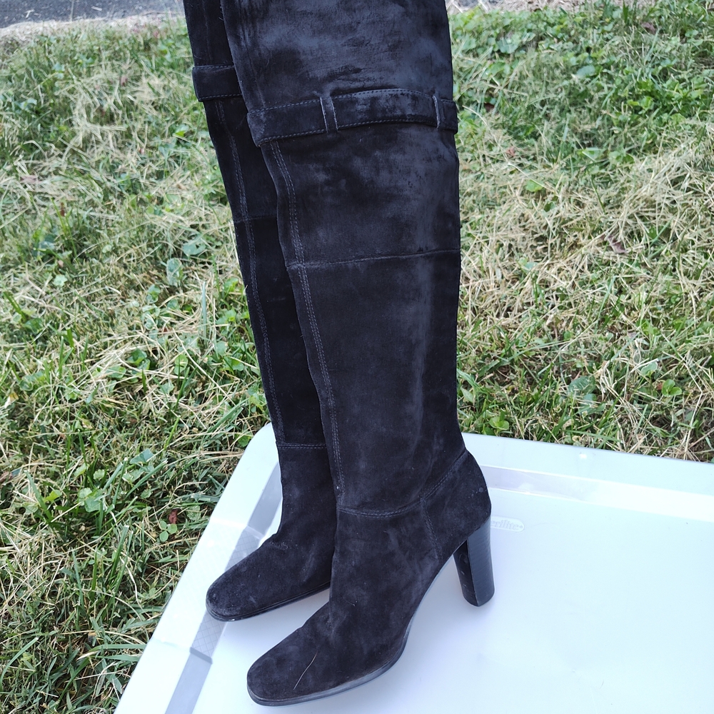 Black Suede Knee-High Boots With Heel